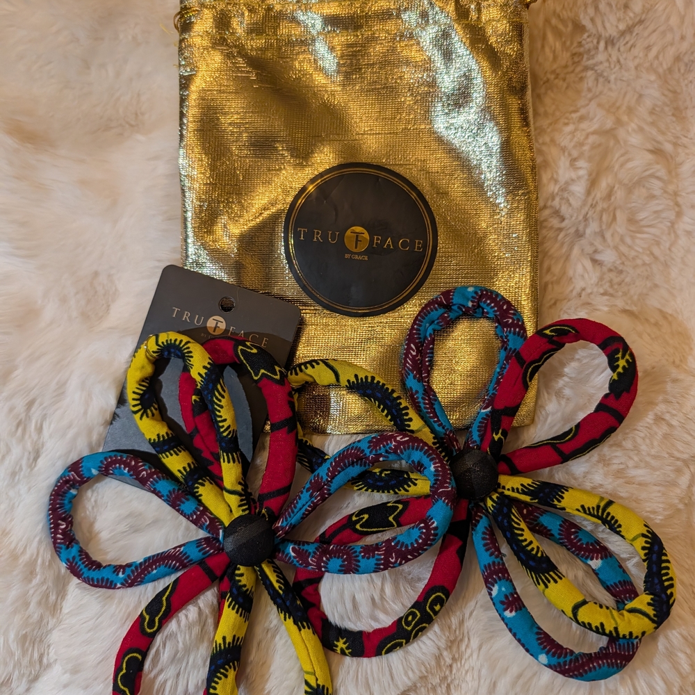 Tru Face By Grace Multicolored Earrings W/ Pouch w